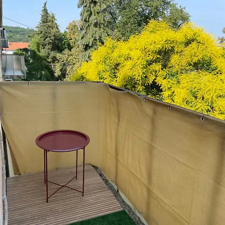 Apartament Yara Sweet Komló