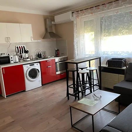 Yara Sweet Apartament Komló